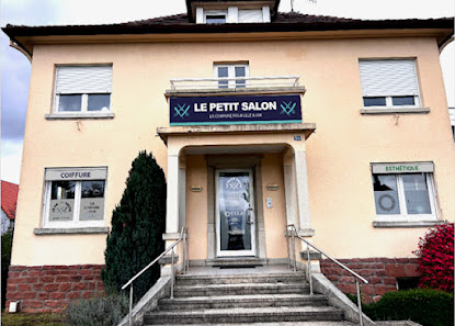 Le Petit Salon - - Duttlenheim 93 Rue Gén de Gaulle, 67120 Duttlenheim, France