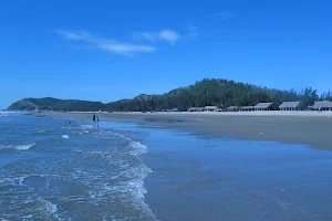 Hải Hòa Beach image