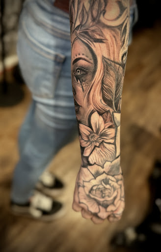 Explore star tattoo cover up ideas, creative tattoo ideas in Murrieta, available at CON INK TATTOOS LLC