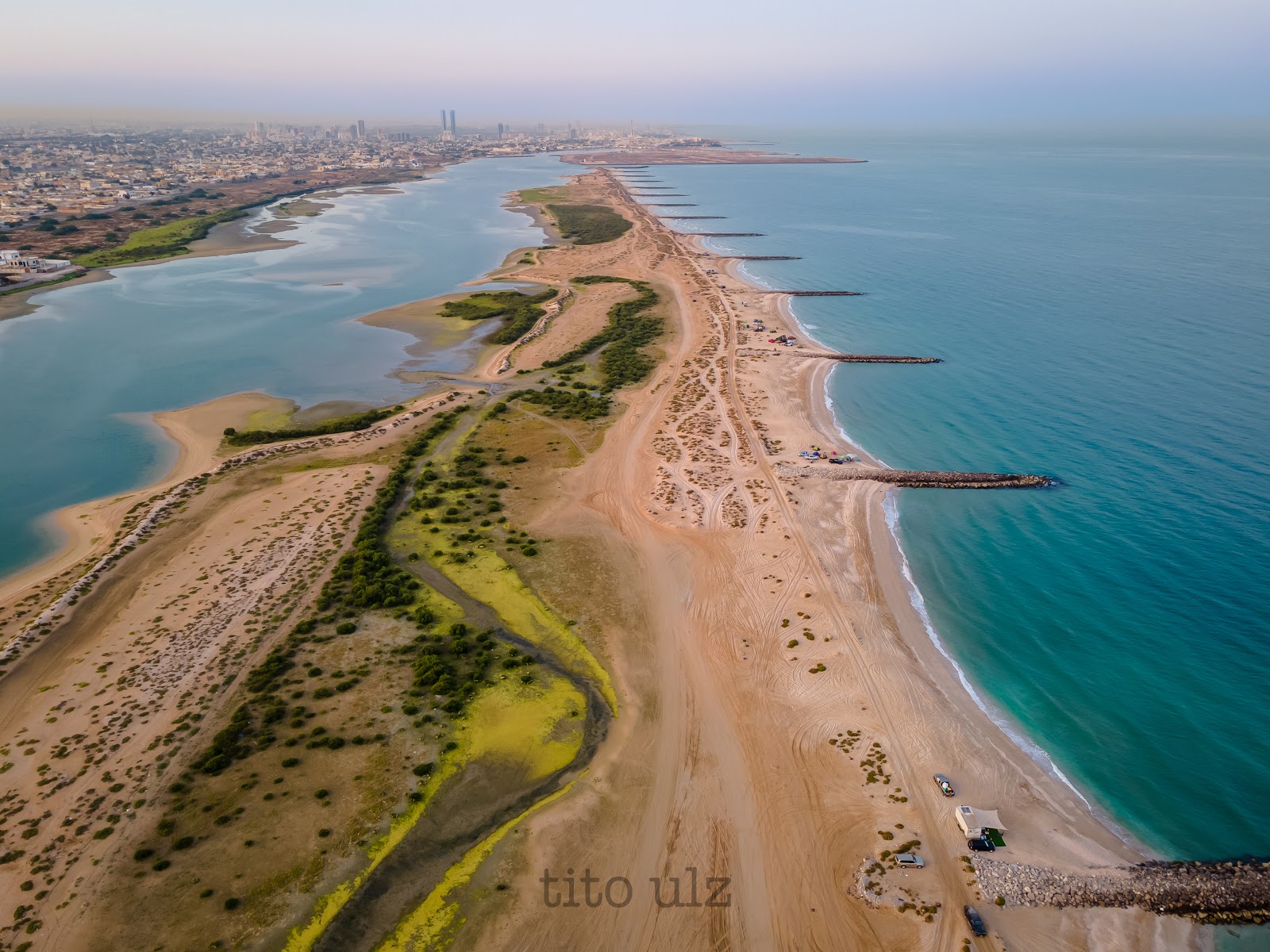 Fotografie cu Al Rams beach cu nivelul de curățenie in medie