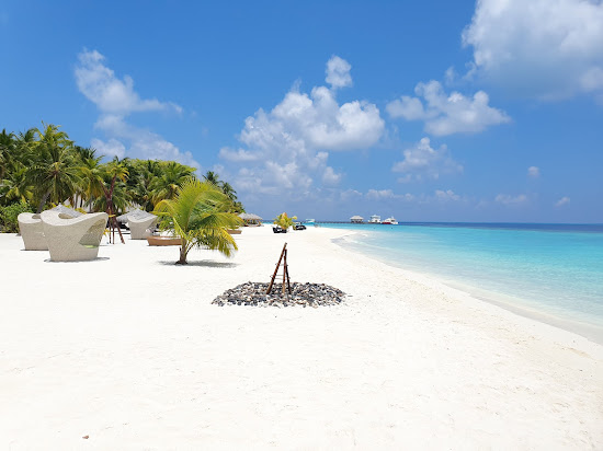 Kihaadhuffaru Island Beach