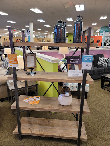 Furniture Store «Raymour & Flanigan Furniture and Mattress Store», reviews and photos, 410 Reidville Dr, Waterbury, CT 06705, USA