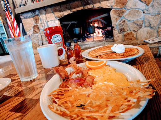 American Restaurant «Cracker Barrel Old Country Store», reviews and photos, 2115 S Church St, Murfreesboro, TN 37130, USA