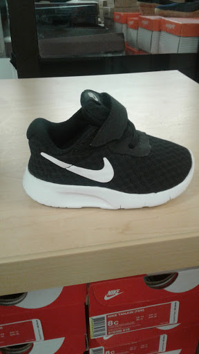 Shoe Store «Shoe Carnival», reviews and photos, 2945 Scottsville Rd, Bowling Green, KY 42104, USA