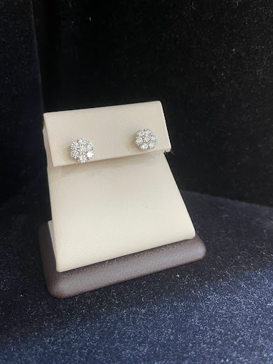 Jewelry Store «Levit Jewelers», reviews and photos, 1000 Park Blvd E, Massapequa Park, NY 11762, USA