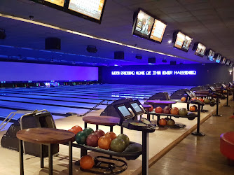 Bowlmor White Plains