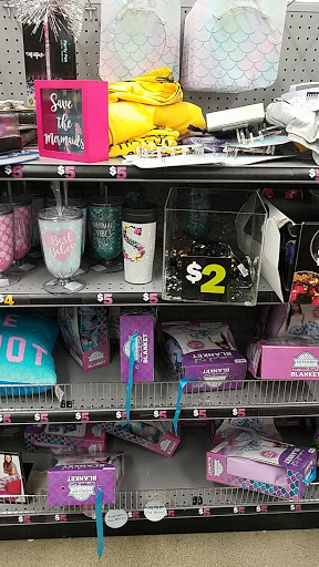 Variety Store «Five Below», reviews and photos, 1950 E Greyhound Pass #4, Carmel, IN 46033, USA