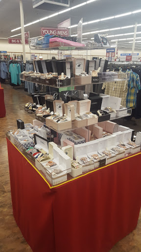 Clothing Store «Burlington Coat Factory», reviews and photos, 5245 Ridge Rd, Cincinnati, OH 45213, USA