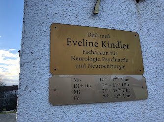 Frau Dipl.-Med . Eveline Kindler