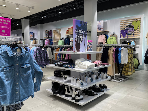 Clothing Store «Forever 21», reviews and photos, 293 Valley River Center, Eugene, OR 97401, USA