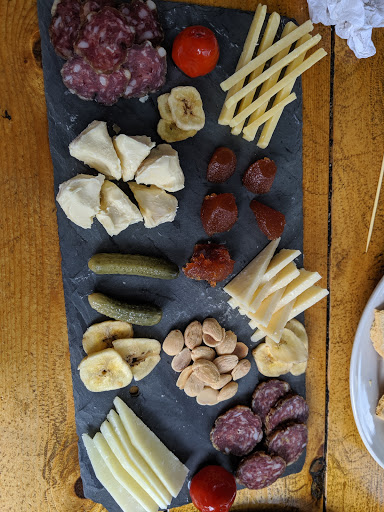 Hamburger Restaurant «Mountain Fresh Grocery Inc», reviews and photos, 521 Main St, Highlands, NC 28741, USA