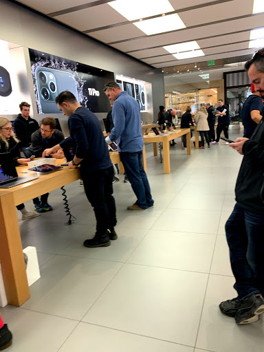 Computer Store «Apple Fashion Place», reviews and photos, 6191 State St, Murray, UT 84107, USA