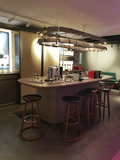 Boutique «Nespresso Madison Boutique & Cafe», reviews and photos, 761 Madison Ave, New York, NY 10065, USA