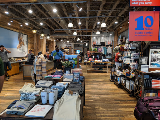 Clothing Store «Patagonia Chicago The Magnificent Mile®», reviews and photos, 48 E Walton St, Chicago, IL 60611, USA