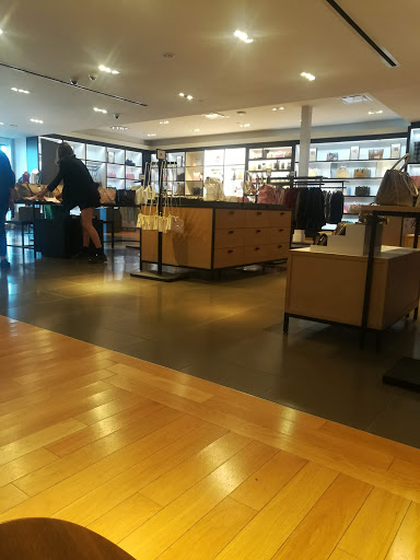 Clothing Store «Under Armour Factory House», reviews and photos, 3939 S Interstate Hwy 35 #650, San Marcos, TX 78666, USA