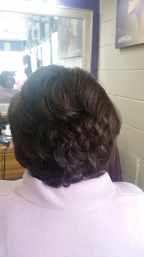 Hair Salon «Nuevo Look Beauty Salon», reviews and photos, 228 Martha St, Euless, TX 76040, USA