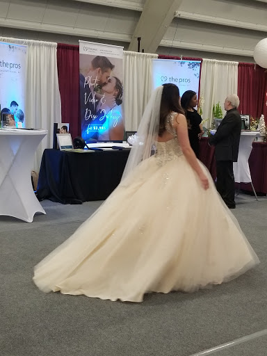 Bridal Shop «Sue Ames Bridal Outlet», reviews and photos, 202 N 10th St, Allentown, PA 18102, USA