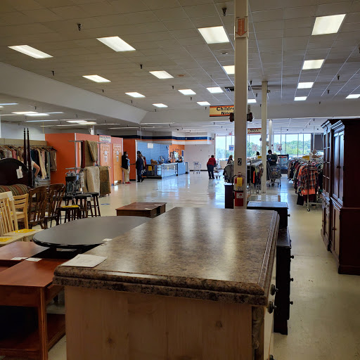 Thrift Store «Goodwill of North Georgia: Kennesaw Store and Donation Center», reviews and photos, 2500 Cobb Pkwy N, Kennesaw, GA 30152, USA