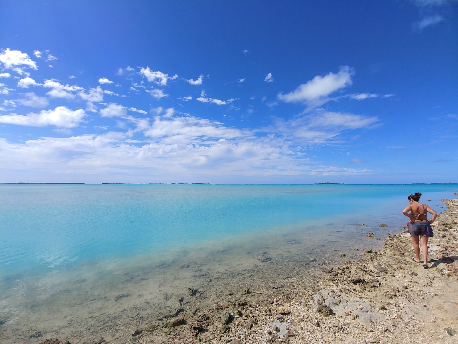 Ootu Beach的照片 带有宽敞的海岸