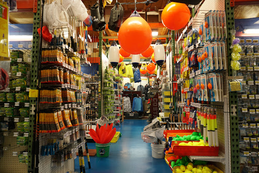 Outdoor Sports Store «Tampa Fishing Outfitters», reviews and photos, 3916 W Osborne Ave, Tampa, FL 33614, USA