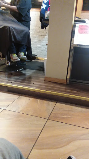 Barber Shop «Head 2 Toe Barbershop», reviews and photos, 423 5th St NW B, Cedar Rapids, IA 52405, USA