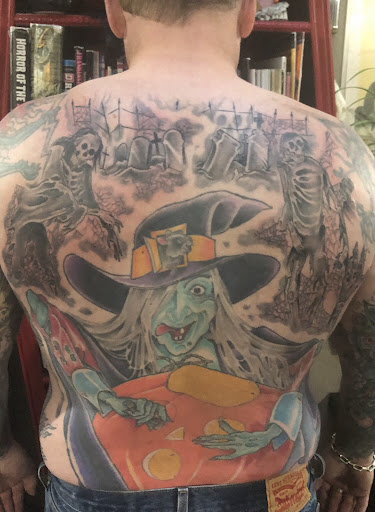 Tattoo Shop «Nine Lives Tattoo», reviews and photos, 61 N Holladay Dr, Seaside, OR 97138, USA