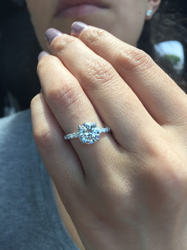 Jewelry Store «Jean Pierre Jewelers», reviews and photos, 21400 Ventura Blvd, Woodland Hills, CA 91364, USA