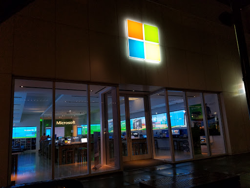 Computer Store «Microsoft Store - St. Johns Town Center», reviews and photos, 4791 River City Dr #113, Jacksonville, FL 32246, USA