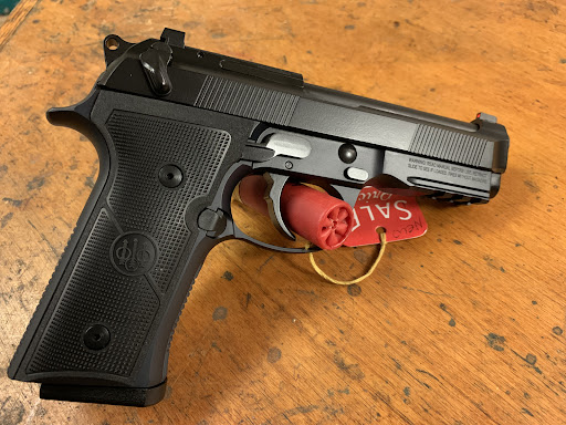 Gun Shop «Bergen Sporting Goods», reviews and photos, 649 Bergen Blvd, Ridgefield, NJ 07657, USA