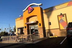 Taco Bell image