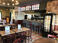 Atmosphère du Restaurant de döner kebab La Cabane d'OZO à Nanterre - n°1