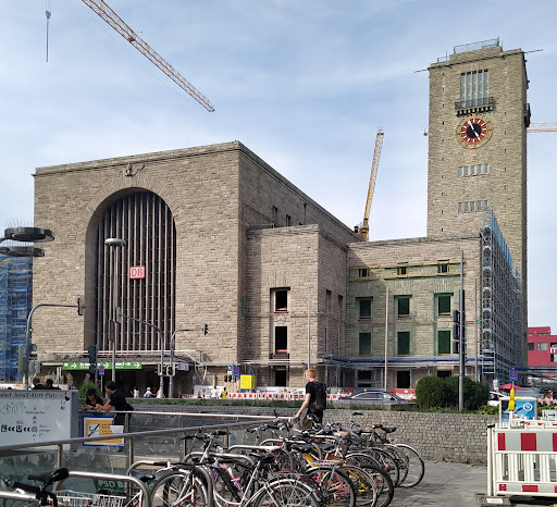 Estación Central de Stuttgart - Arnulf-Klett-Platz 2, 70173 Stuttgart
