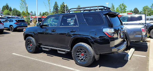 Toyota Dealer «Royal Moore Toyota», reviews and photos, 1415 SE River Rd, Hillsboro, OR 97123, USA