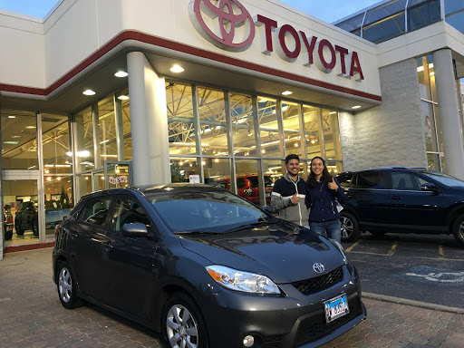 Toyota Dealer «Oakbrook Toyota», reviews and photos, 550 E Ogden Ave, Westmont, IL 60559, USA