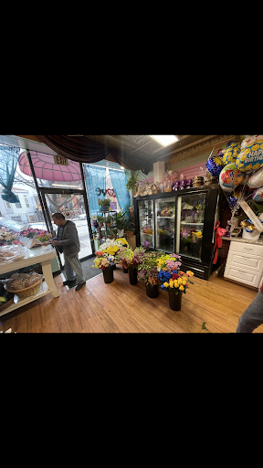 Florist «City Enchanted Gardens Florist», reviews and photos, 2246 W Taylor St, Chicago, IL 60612, USA