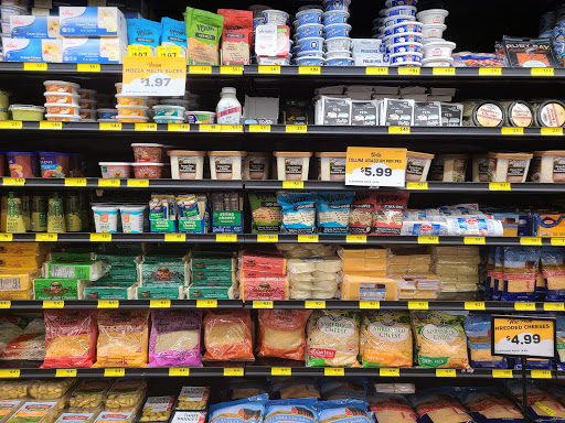 Grocery Store «Grocery Outlet Bargain Market», reviews and photos, 354 S 1st Ave, Hillsboro, OR 97123, USA