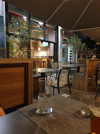 Atmosphère du Restaurant Le Taravo - Brasserie - bar - terrasse à Meylan - n°8