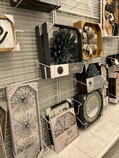 Clothing Store «Ross Dress for Less», reviews and photos, 7612 Denton Hwy, Watauga, TX 76148, USA