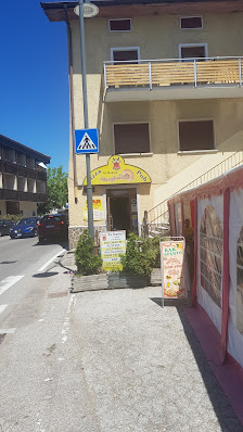 Pizzeria Rustica Via Cesare Battisti, 39, 38011 Sarnonico TN, Italia