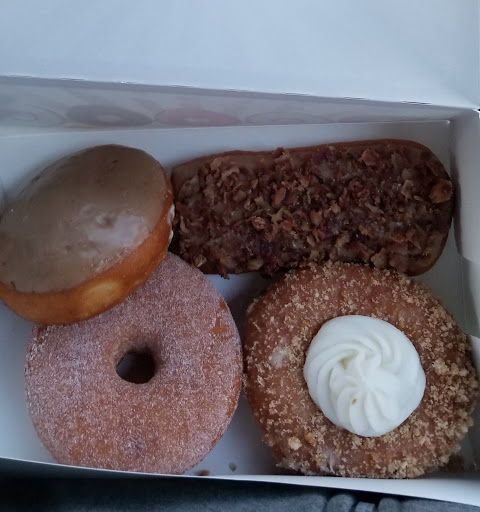 Donut Shop «Family Donut Shop», reviews and photos, 2100 N Northgate Way, Seattle, WA 98133, USA