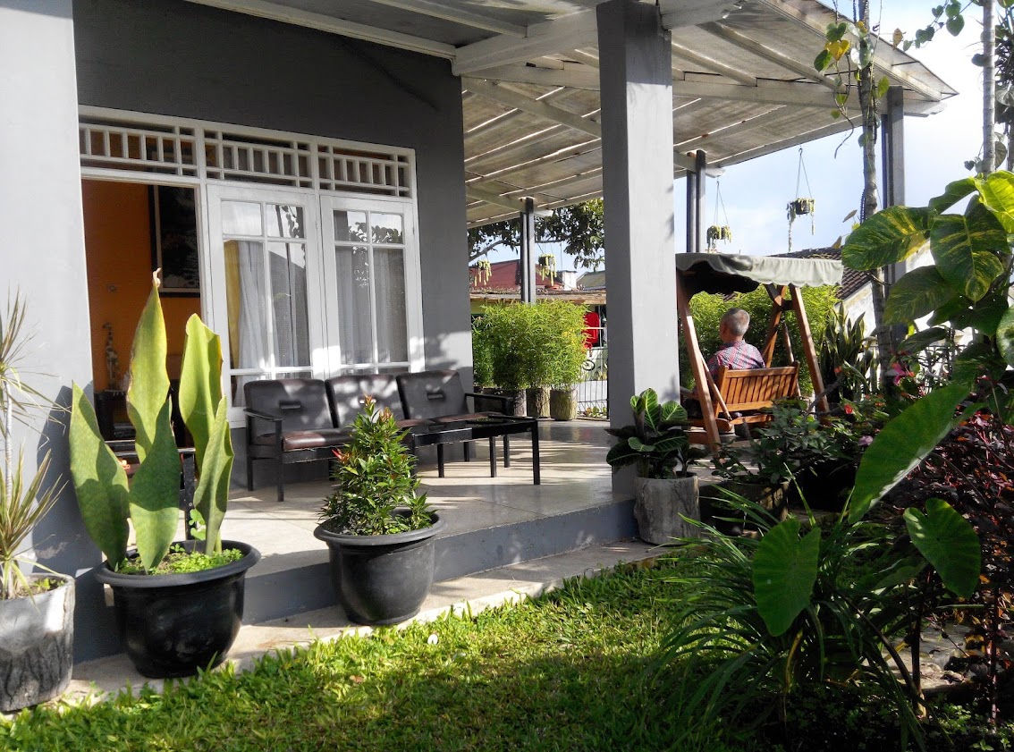 Villa Ibu Icih Basoni