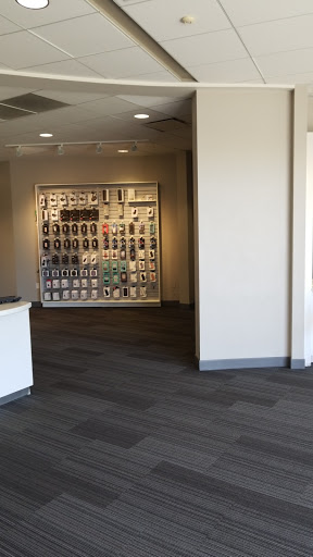 Cell Phone Store «Verizon», reviews and photos, 5945 Mayfield Rd, Mayfield Heights, OH 44124, USA