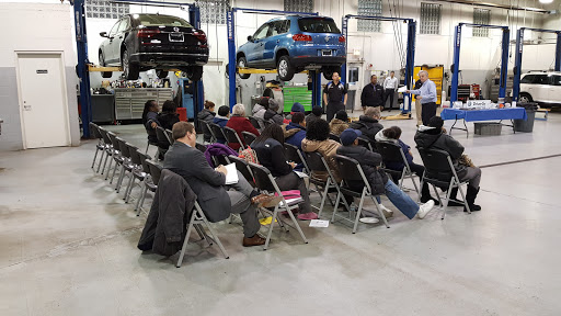 Volkswagen Dealer «Mike Haggerty VW», reviews and photos, 8920 S Cicero Ave, Oak Lawn, IL 60453, USA