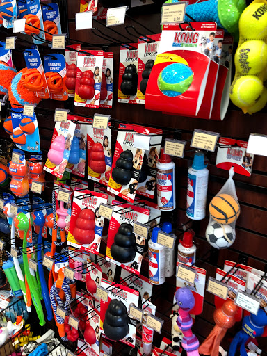 Pet Store «Pet Valu», reviews and photos, 1061 W Main St #12, Branford, CT 06405, USA