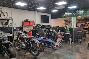 French Moto / Preparation moto cafe racer / Spécialiste Royal Enfield image
