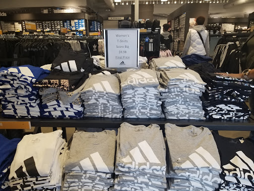 Sporting Goods Store «Adidas Outlet Store Leesburg», reviews and photos, 241 Fort Evans Rd NE #897, Leesburg, VA 20176, USA