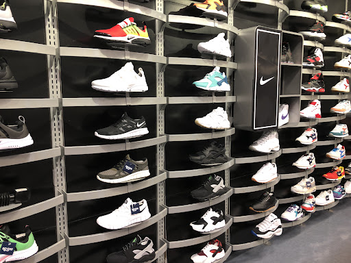 Shopping Mall «Monroeville Mall», reviews and photos, 200 Mall Cir Dr, Monroeville, PA 15146, USA