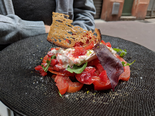 Outdoor restaurants in Nice