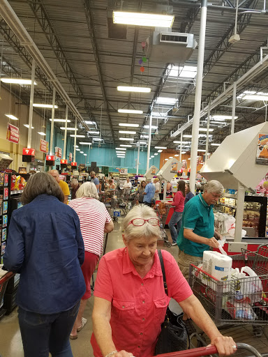 Grocery Store «H-E-B Grocery», reviews and photos, 407 S Adams St, Fredericksburg, TX 78624, USA