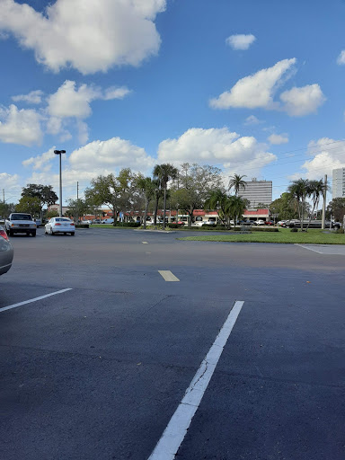 Shopping Mall «South Pasadena Shopping Center», reviews and photos, 6850 Gulfport Blvd S, South Pasadena, FL 33707, USA